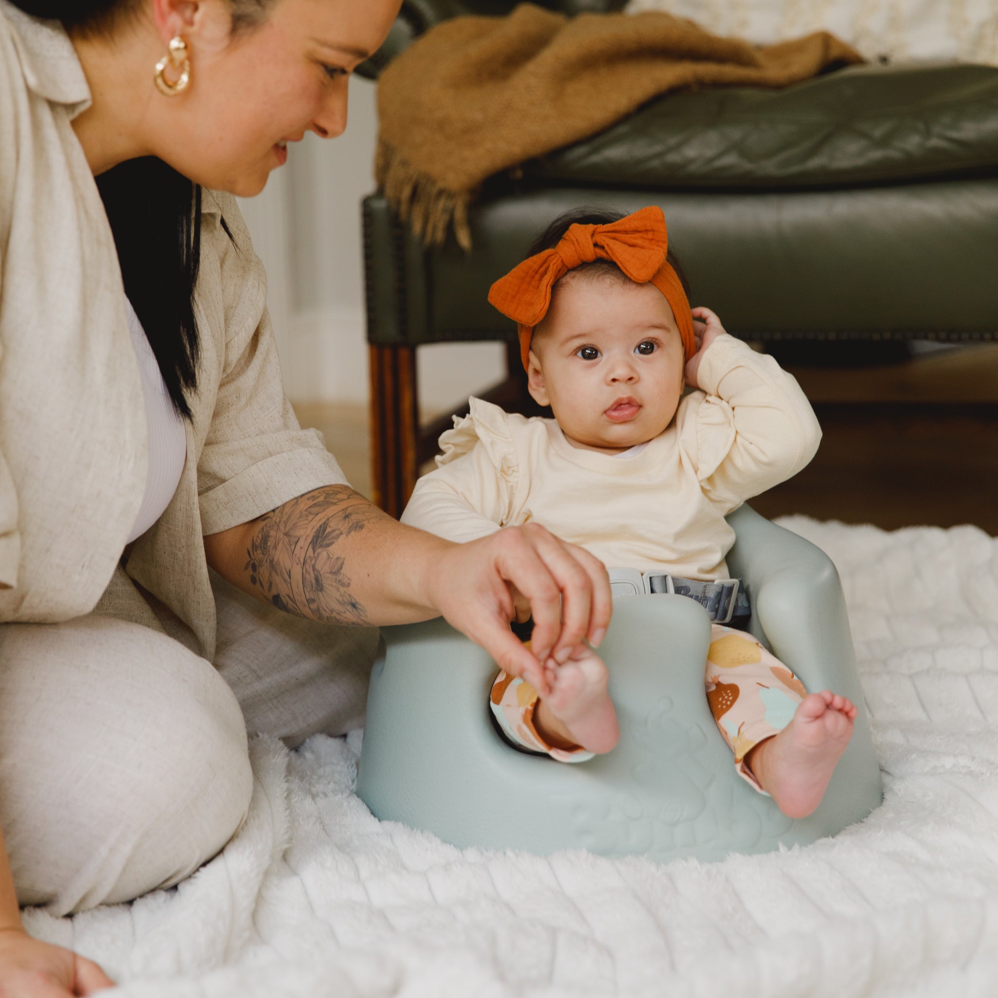 バンボ(Bumbo)公式】ベビーソファ｜ヘザーピンク｜専用腰ベルト付き