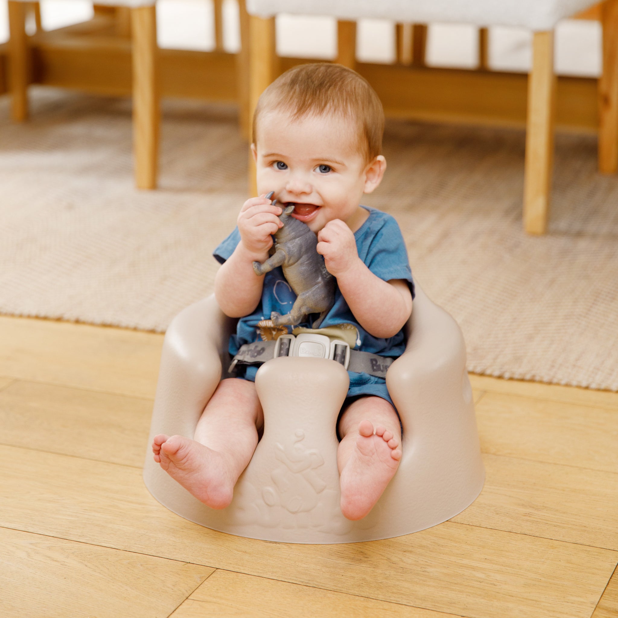 赤ちゃん用　バンボ　BUMBO ベビーソファ | Bumbo（バンボ）公式スペシャルサイト │ 赤ちゃんの
